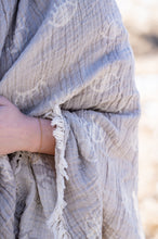 Load image into Gallery viewer, Dolly Turkish Towel