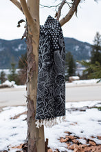 Load image into Gallery viewer, Floral Turkish Towel