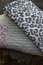 Load image into Gallery viewer, Diamond Leopard Towel (NEW!)